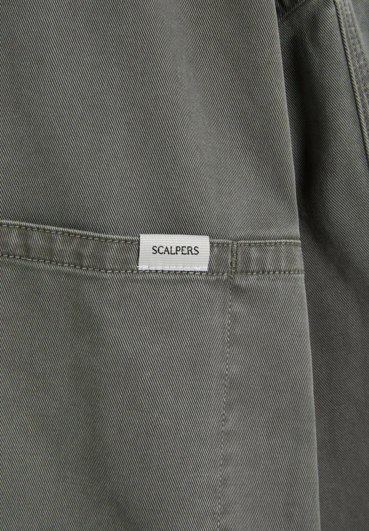 CAMISA COMPRIDA MILITAR COM BOLSOS