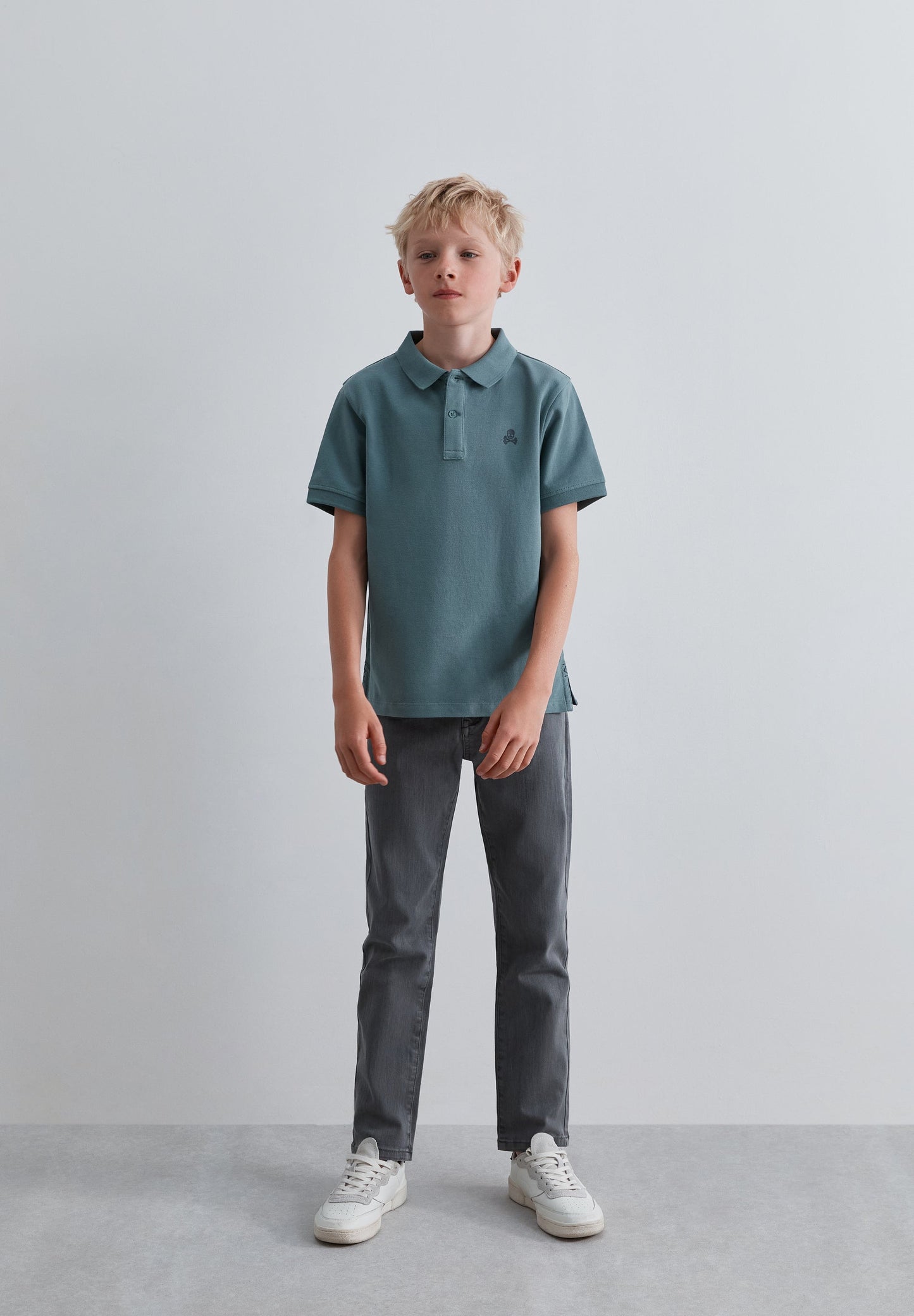 CAMISA POLO BÁSICA COM SKULL
