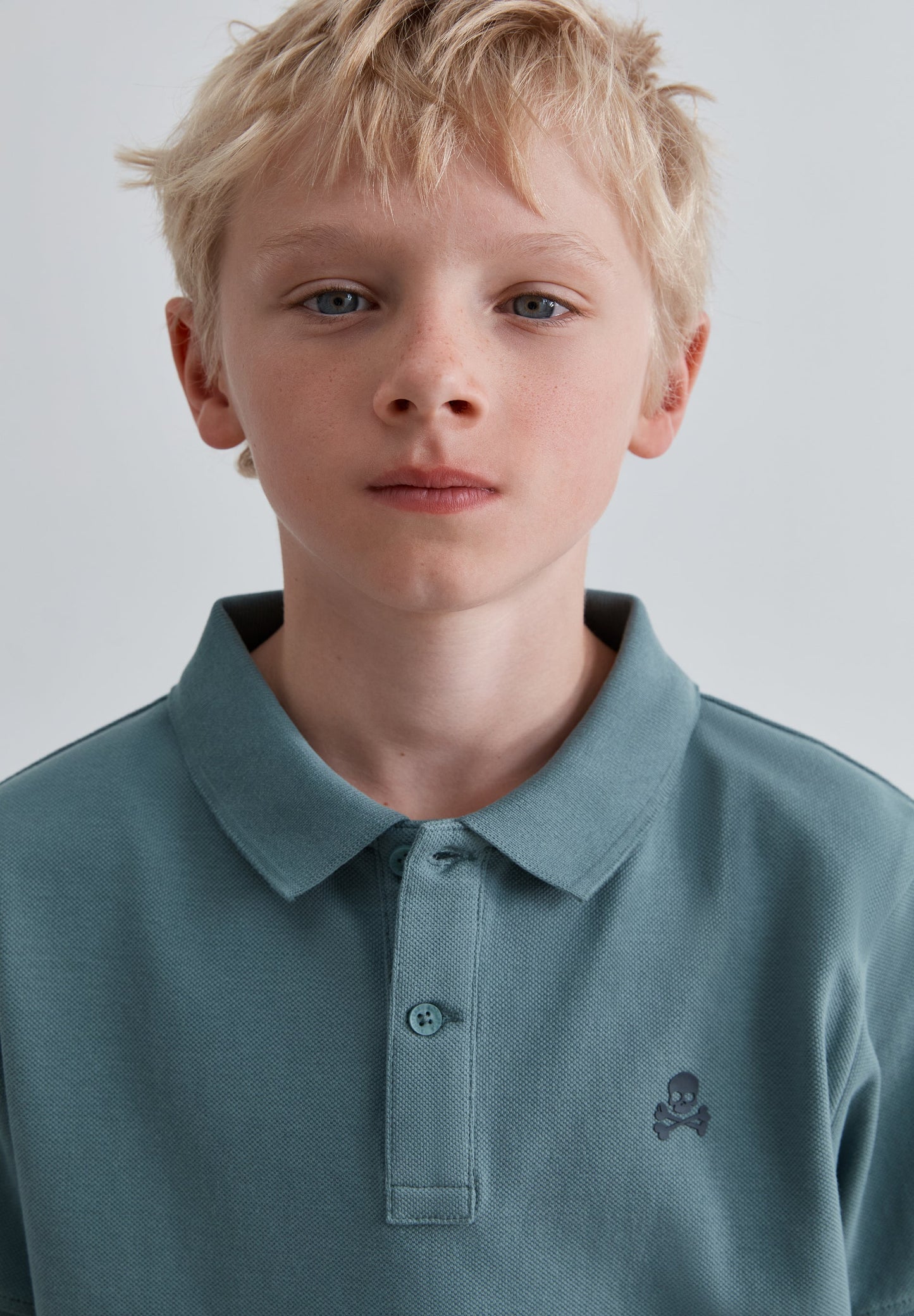CAMISA POLO BÁSICA COM SKULL