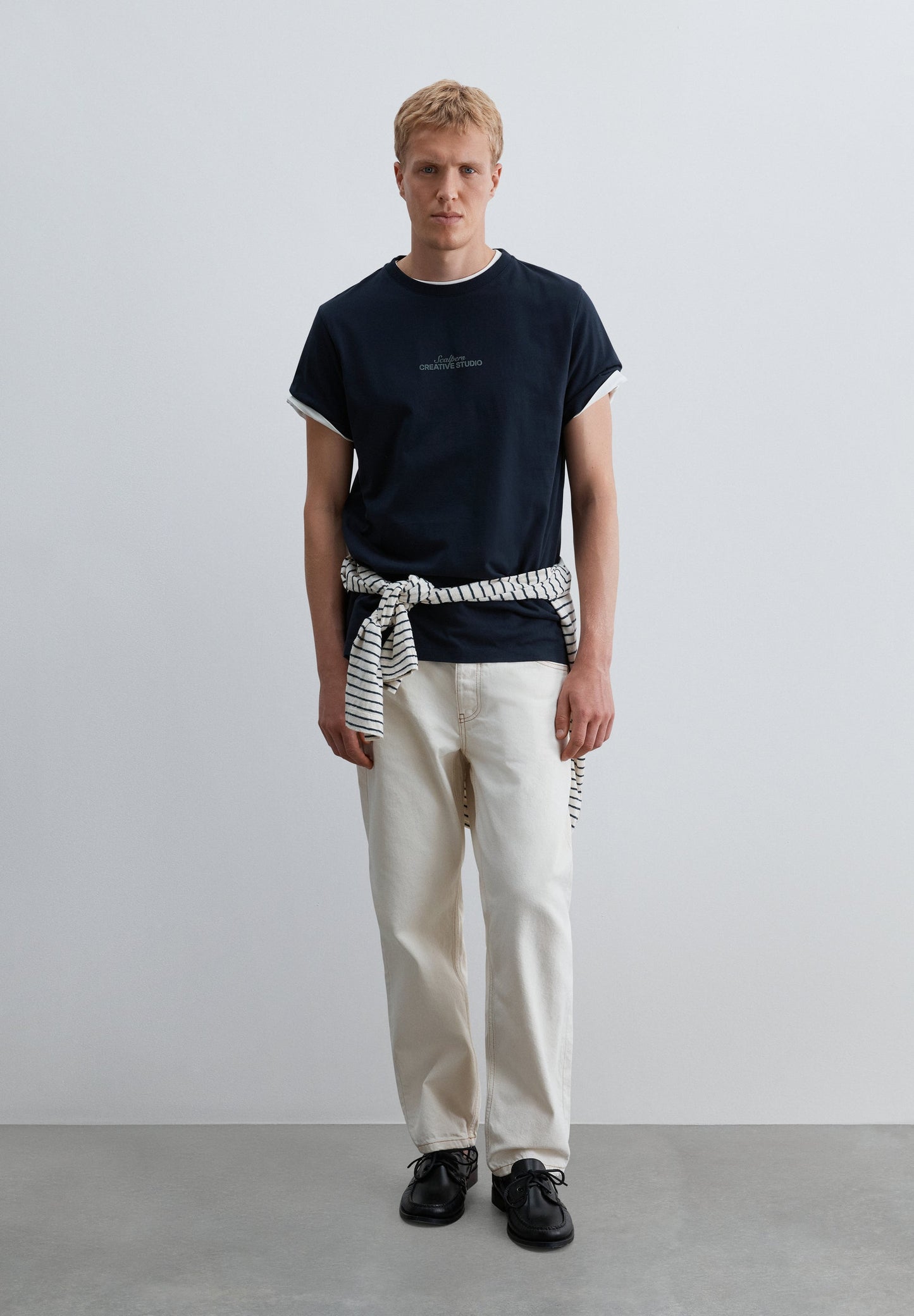 T-SHIRT COM PADRÃO REGULAR FIT