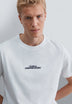 T-SHIRT COM PADRÃO REGULAR FIT