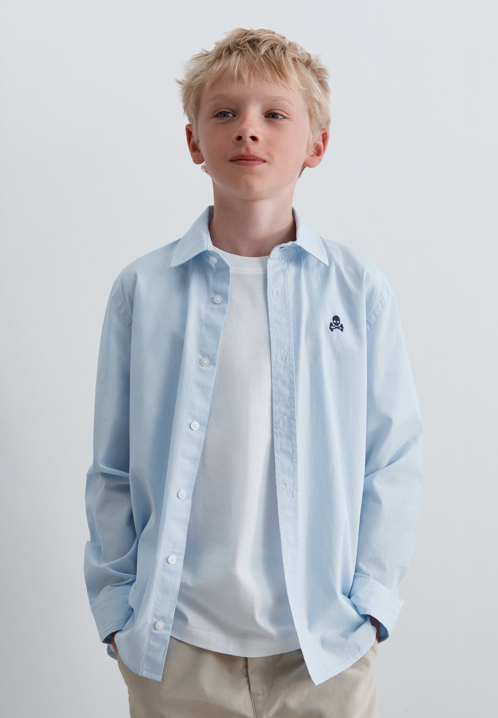 CAMISA DE RISCAS COM LOGO A CONTRASTAR