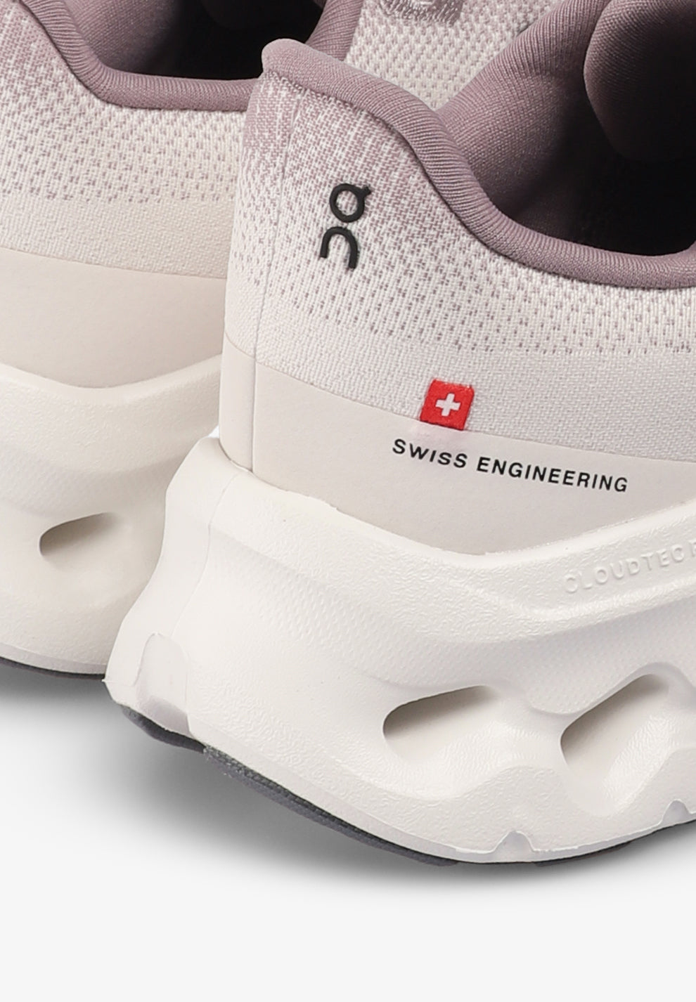 ON-RUNNING | CLOUDTILT