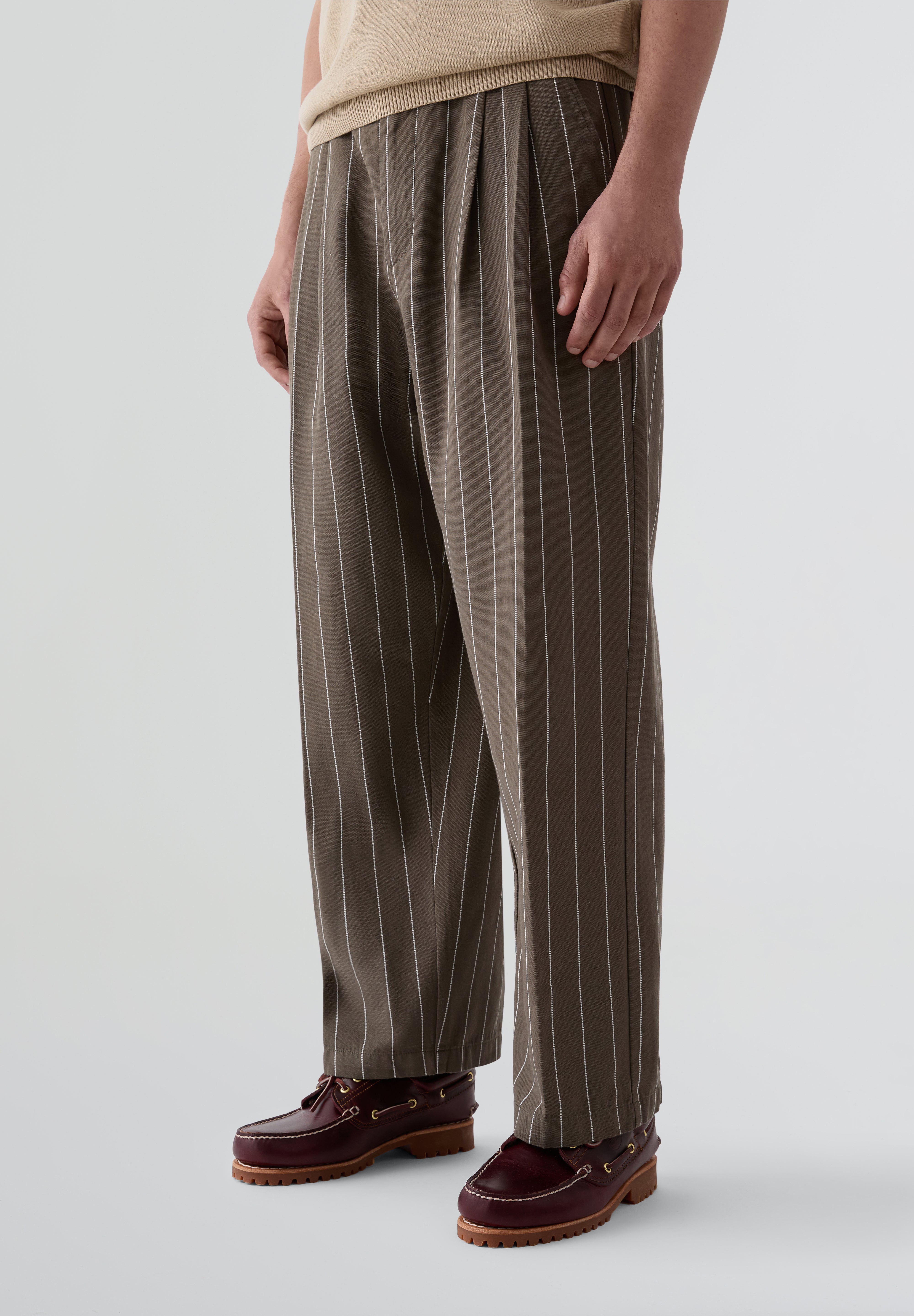 OBEY | CALÇAS FOSTER PLEATED STRIPE