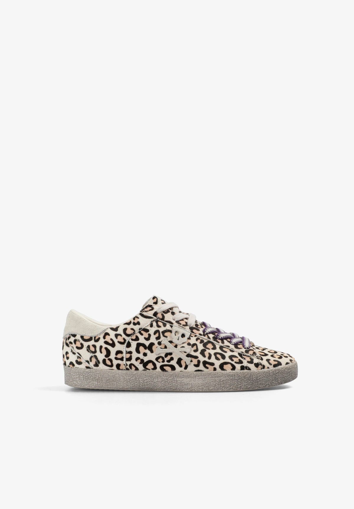 SAPATILHAS COM ESTAMPADO ANIMAL E PORMENOR DE CORDÕES