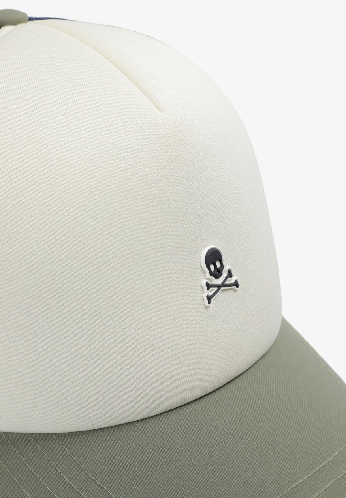 BONÉ TRUCKER COM LOGO