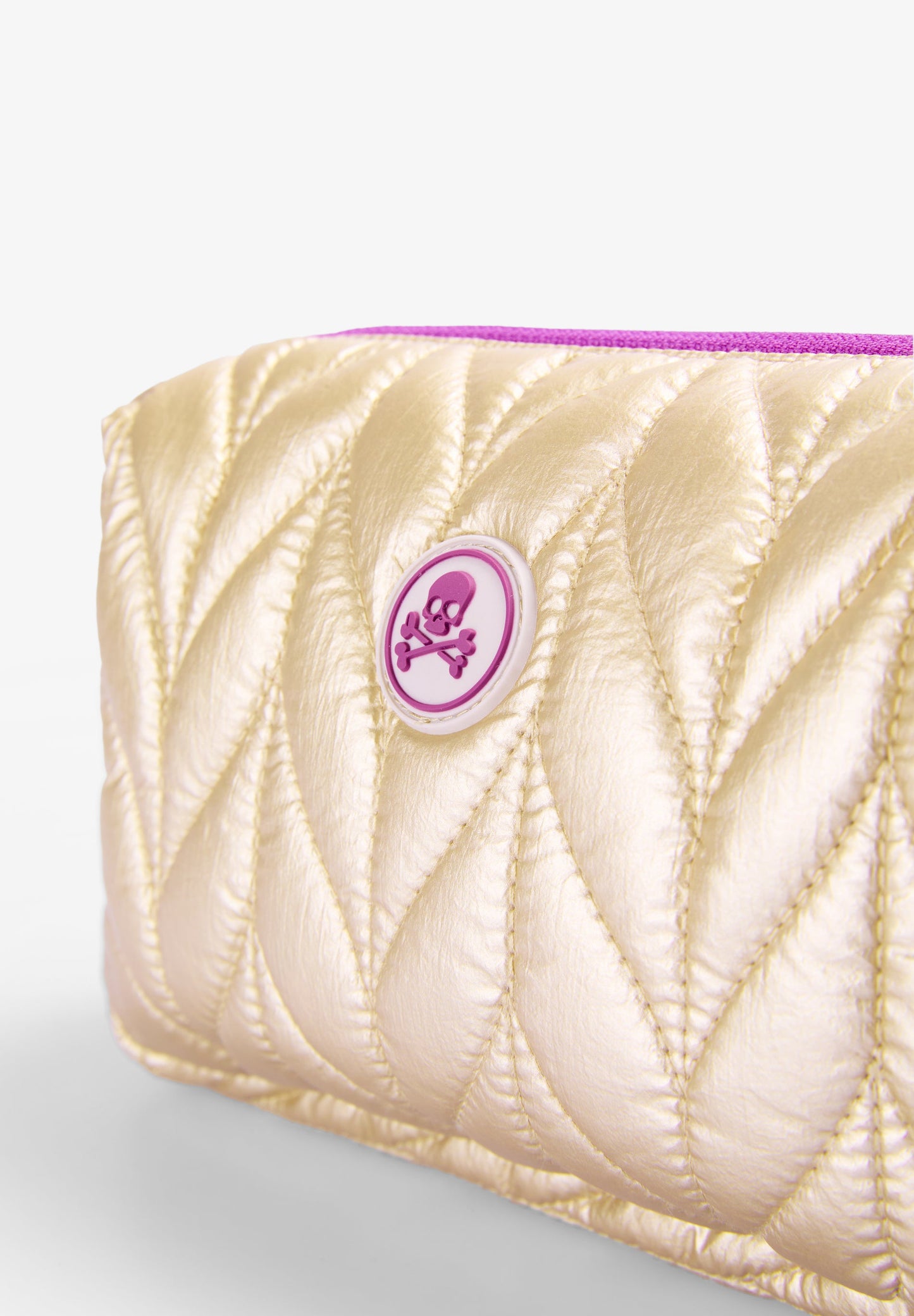 NECESSAIRE ACOCLHADA METALIZADA