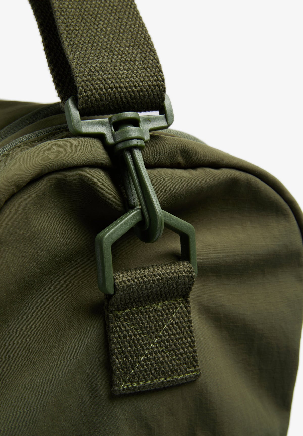 BOLSA DESPORTIVA TIPO DUFFLE