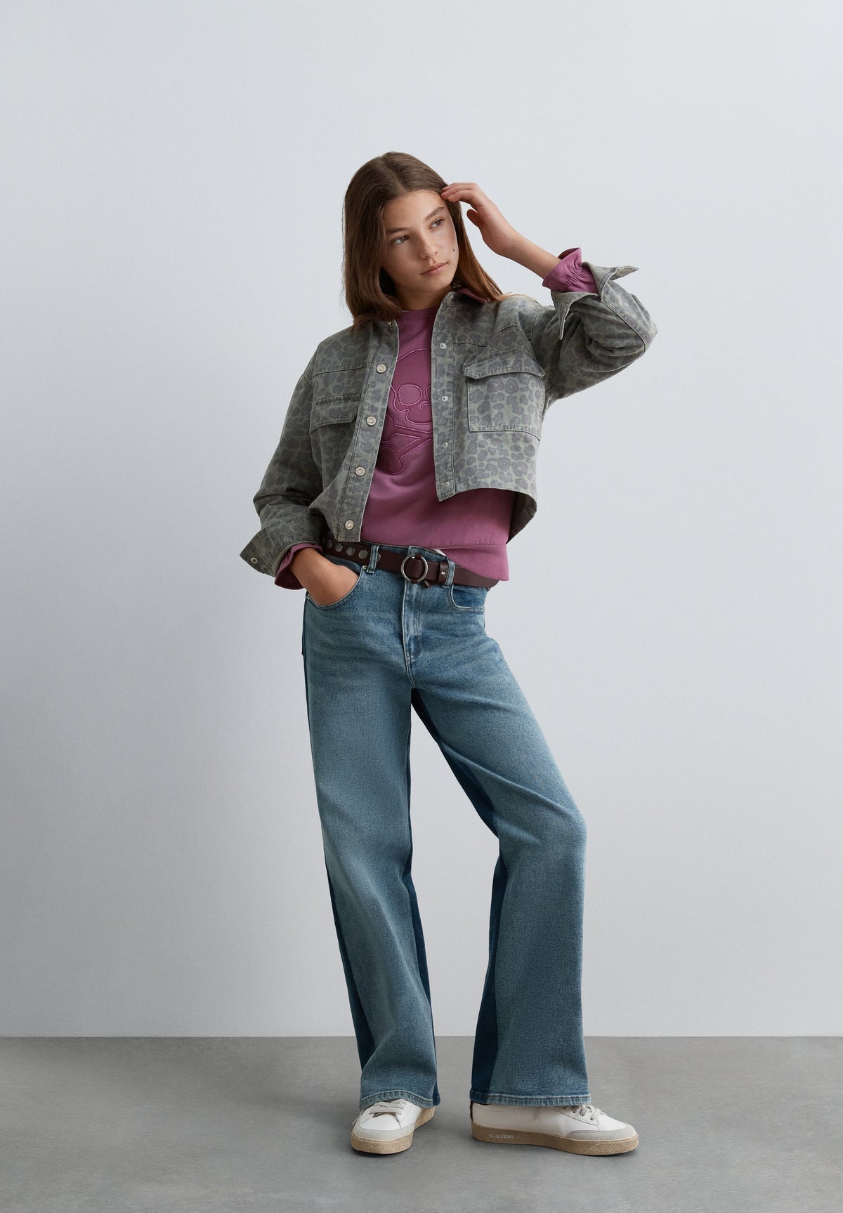 SWEATSHIRT COM LOGÓTIPO À FRENTE