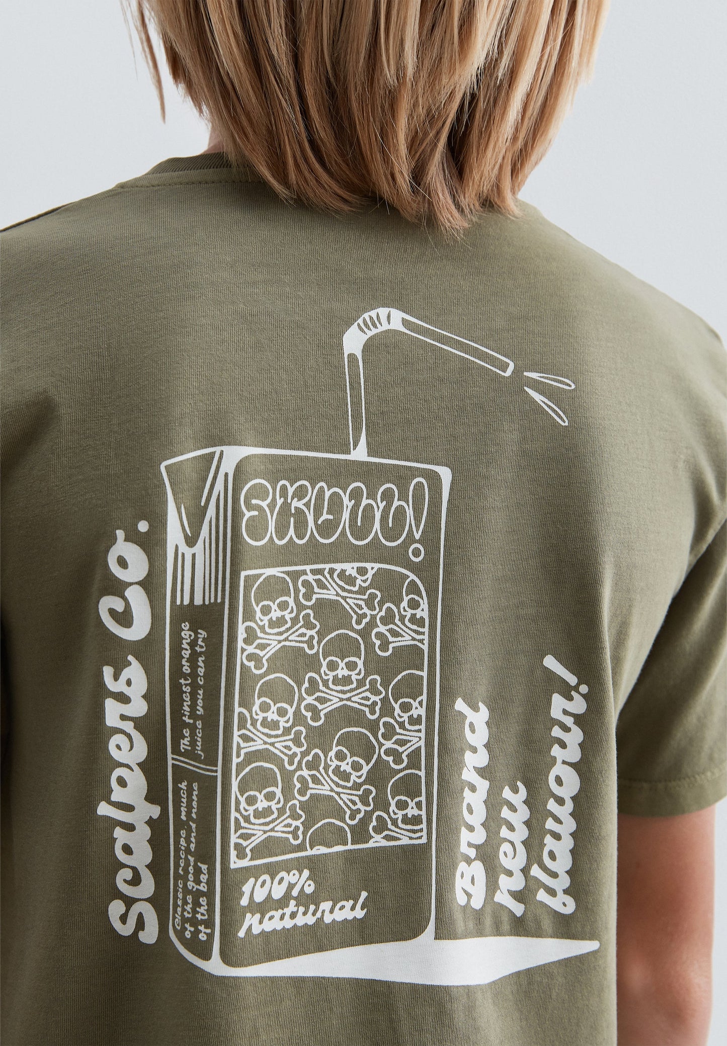 T-SHIRT COM PADRÃO EM CONTRASTE