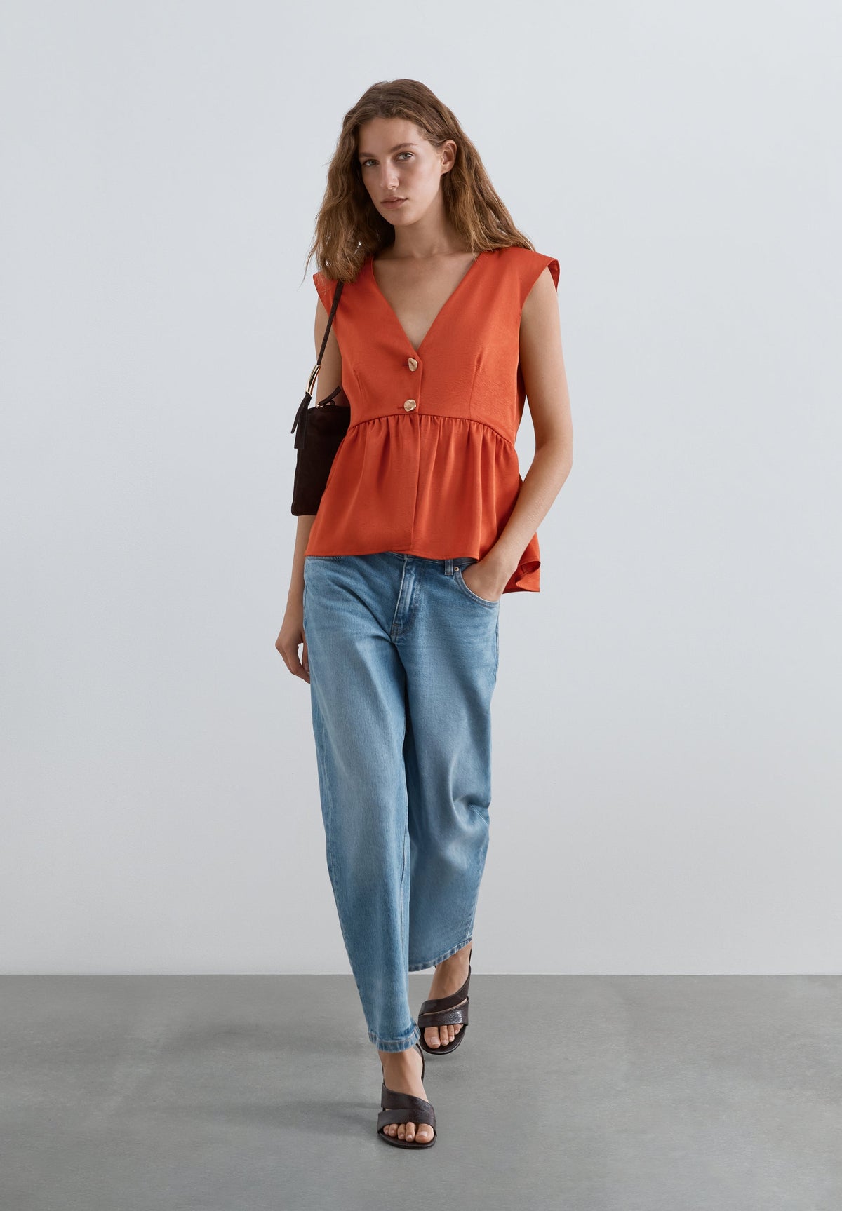 TOP ACETINADO PEPLUM
