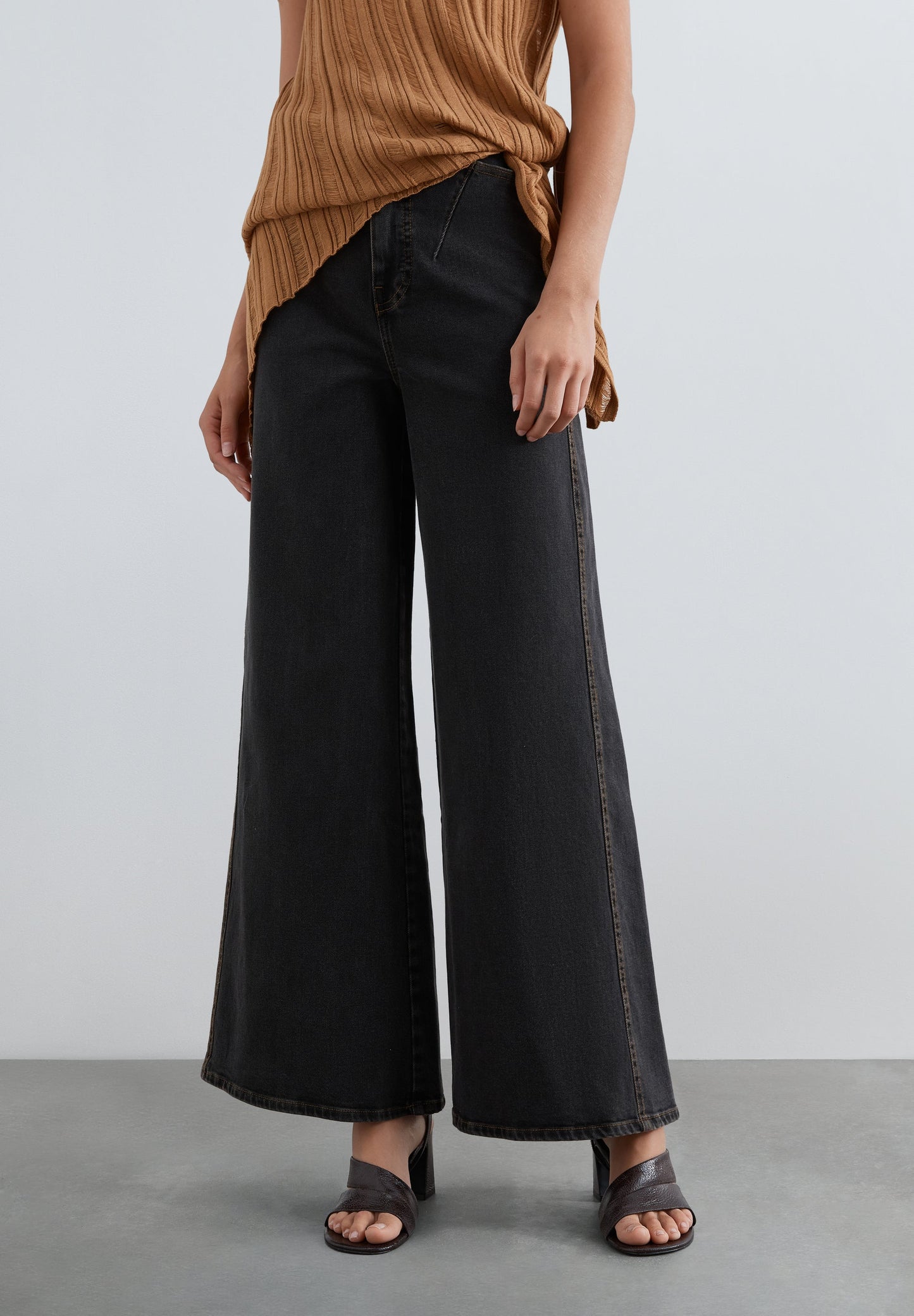 JEANS WIDE LEG E CINTURA SUBIDA