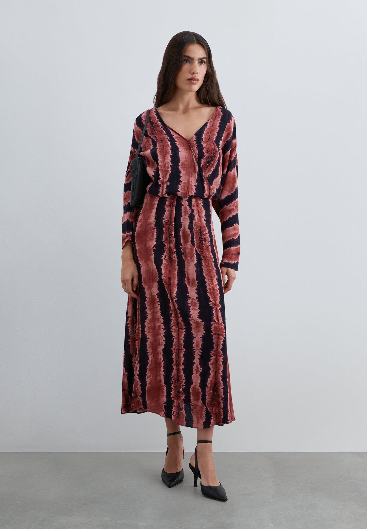VESTIDO MIDI COM ESTAMPADO TIE-DYE