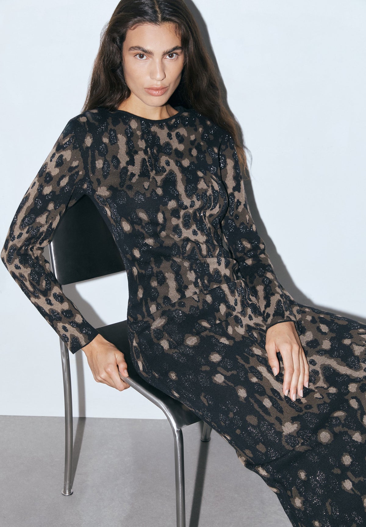 VESTIDO EM JACQUARD COM OMBREIRAS