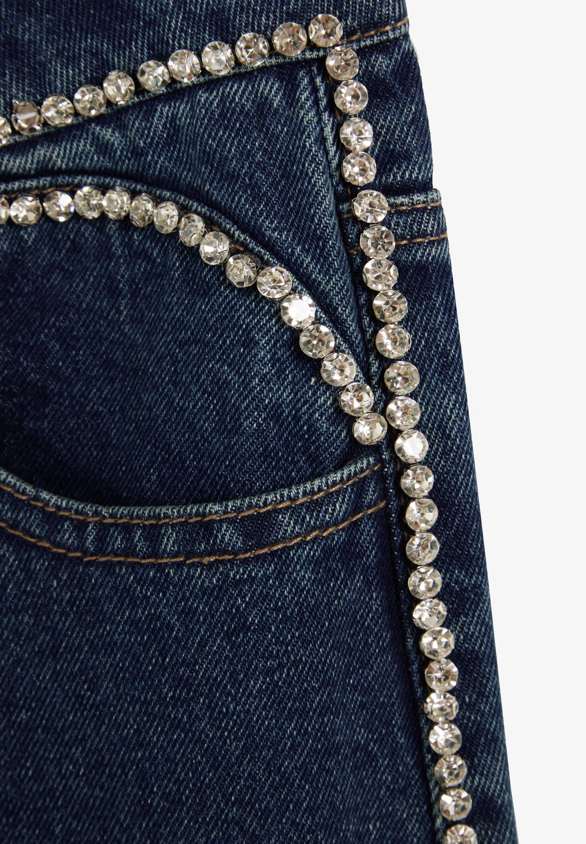JEANS WIDE LEG COM PEDRARIA