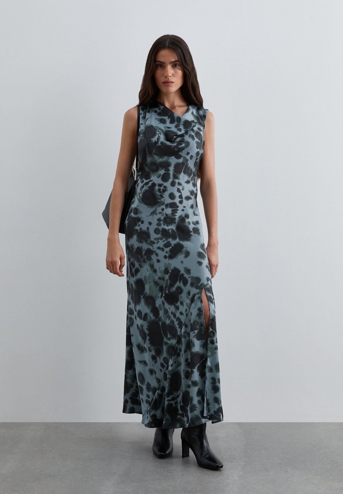 VESTIDO ACETINADO COM PADRÃO