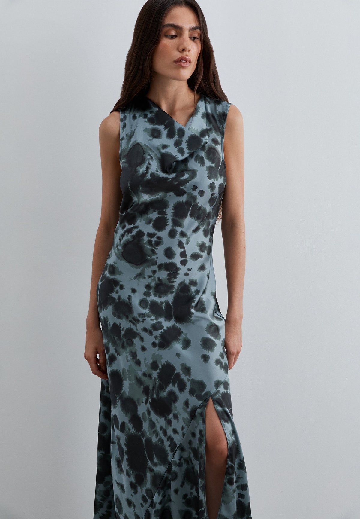 VESTIDO ACETINADO COM PADRÃO