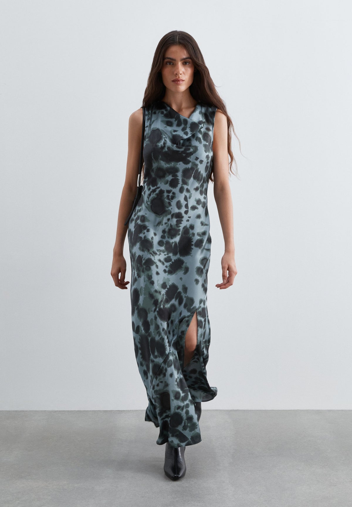 VESTIDO ACETINADO COM PADRÃO