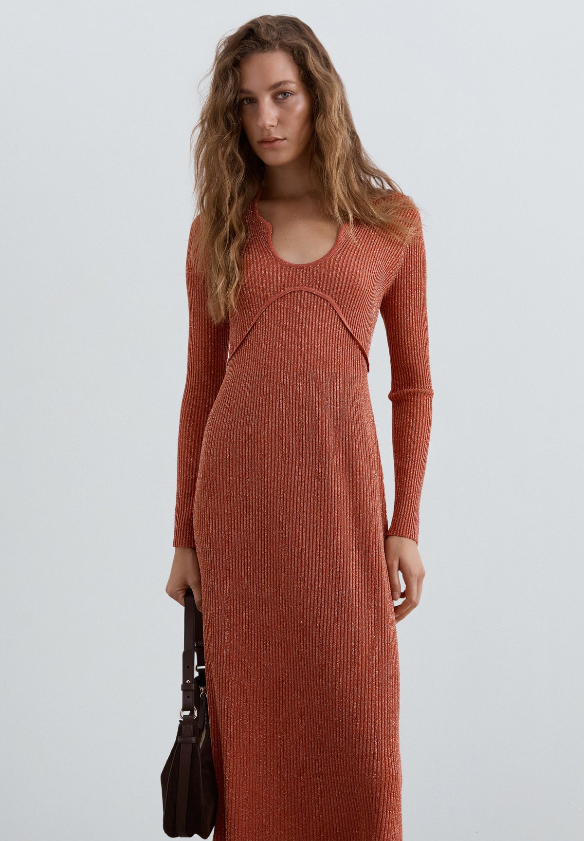 VESTIDO DE MALHA COM FIO METALIZADO