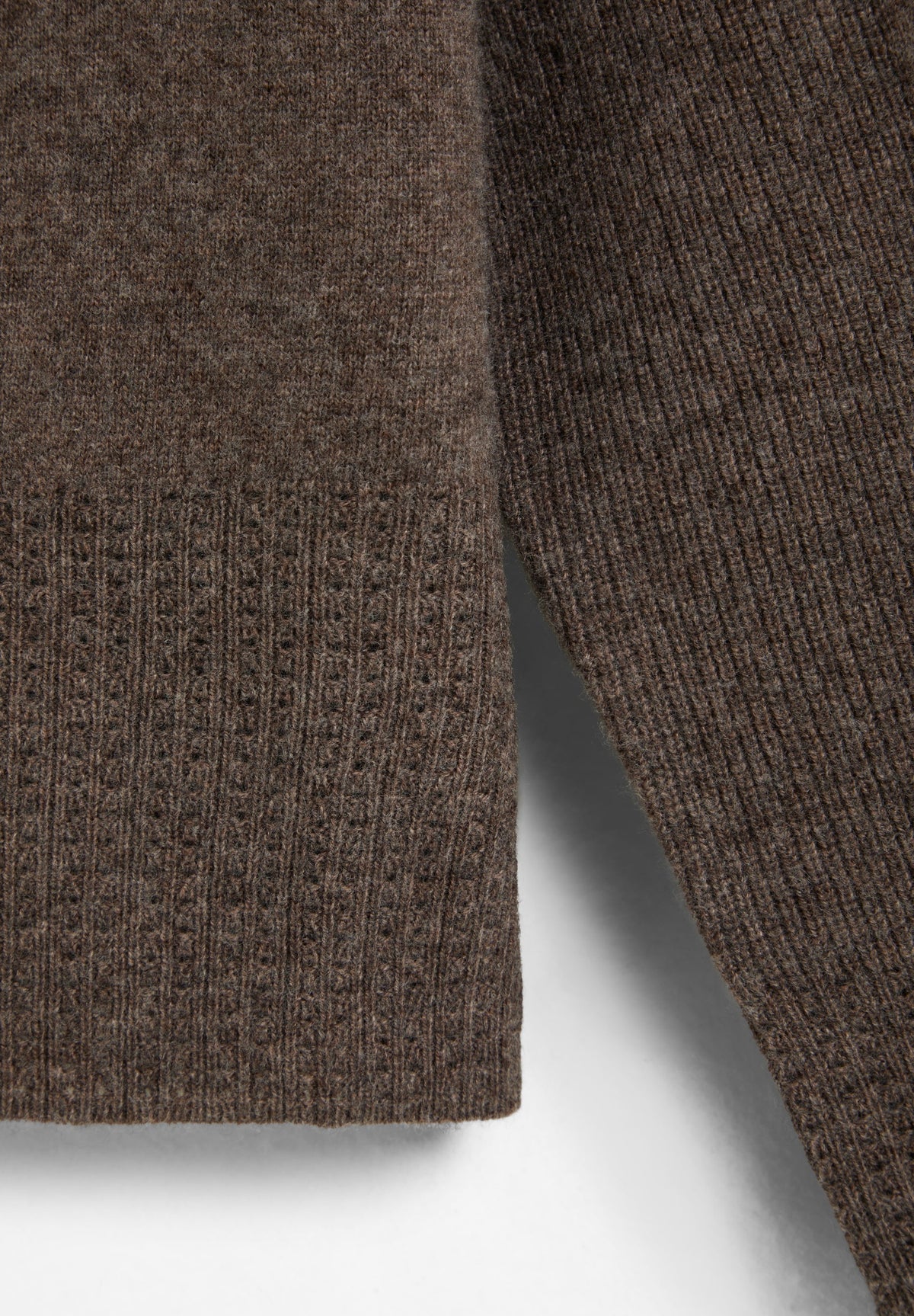 SWEATER COM PORMENOR CANELADO