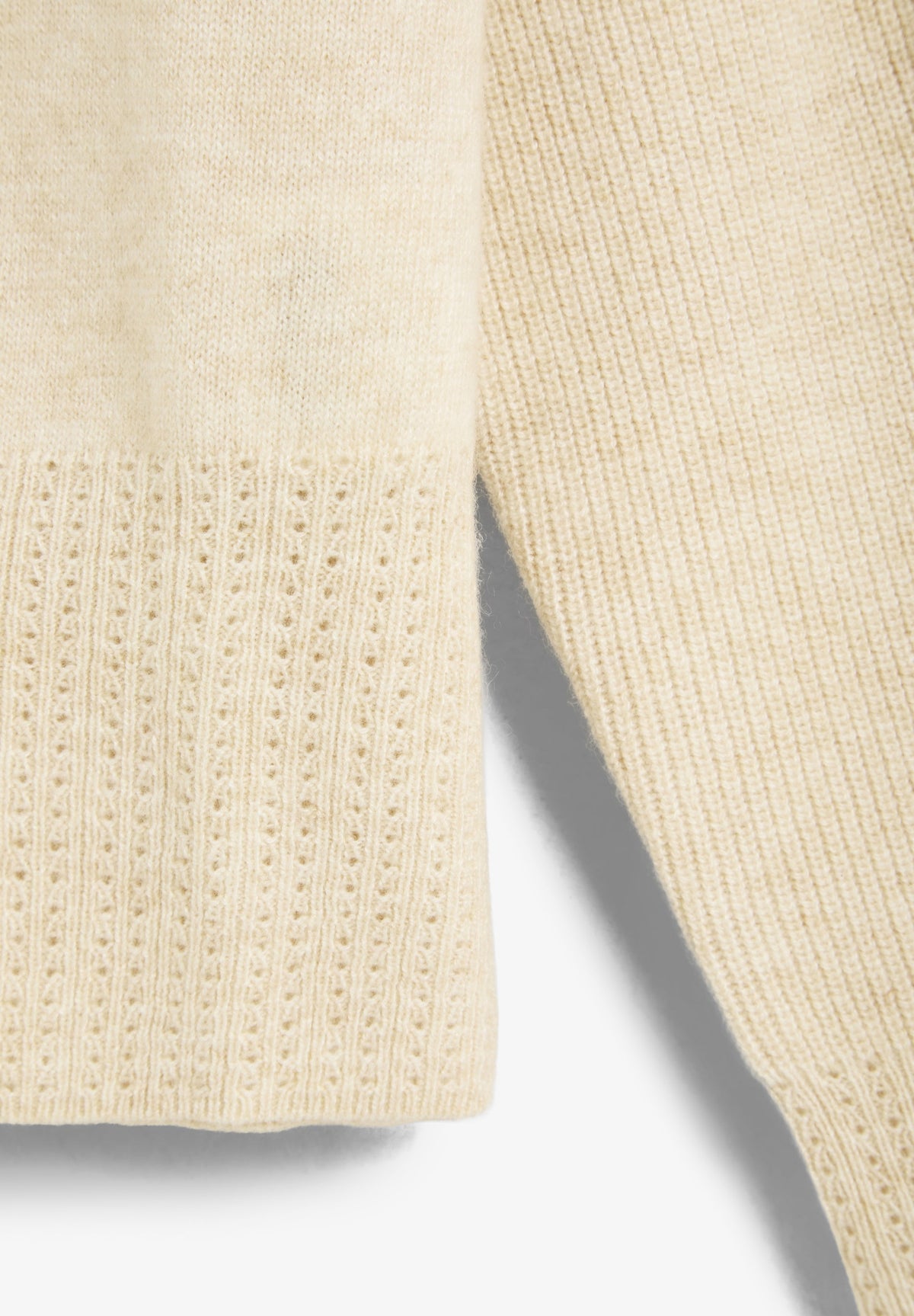 SWEATER COM PORMENOR CANELADO