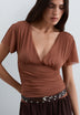 TOP MESH COM DECOTE EM V