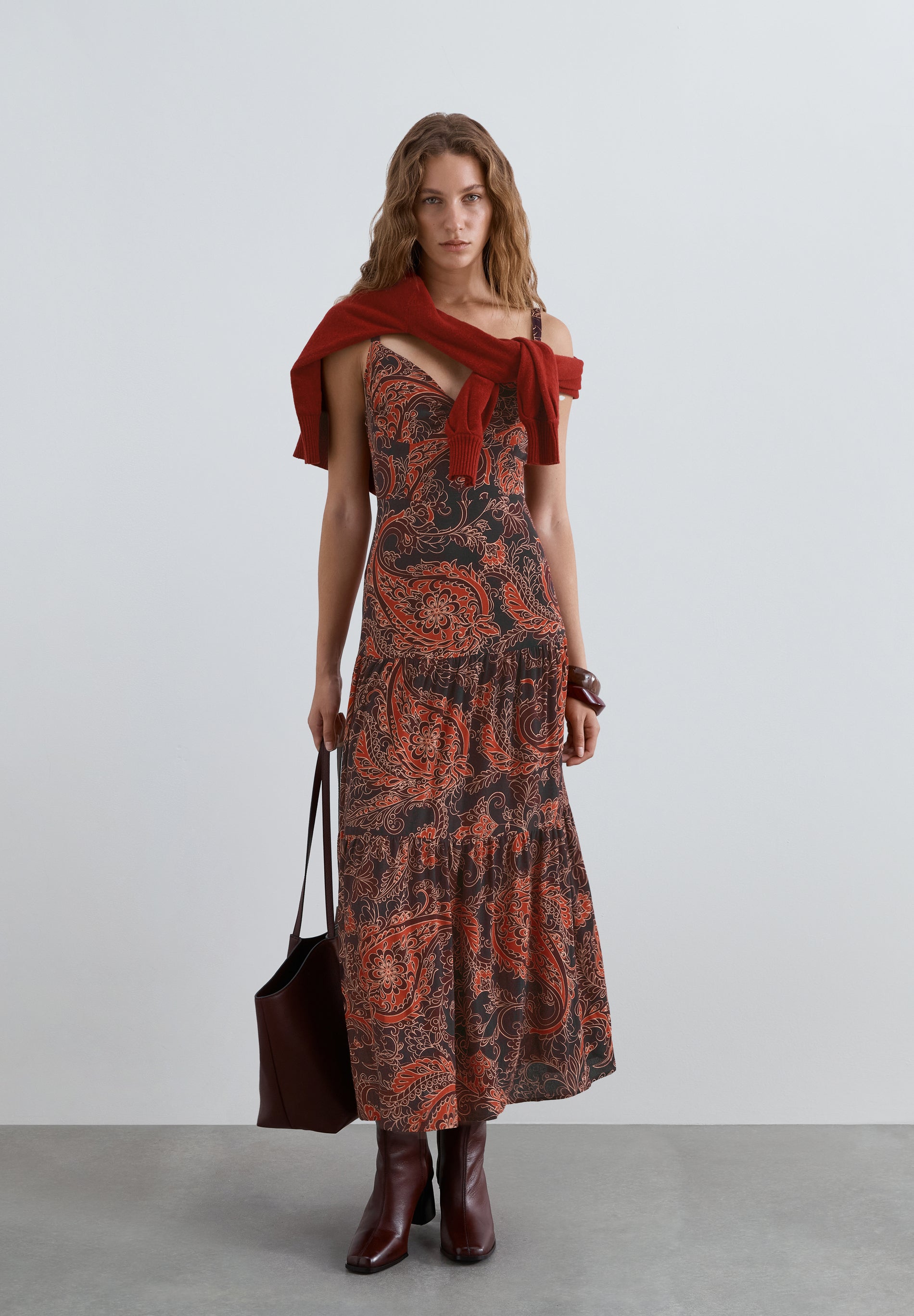VESTIDO COM PADRÃO E ESTRUTURA