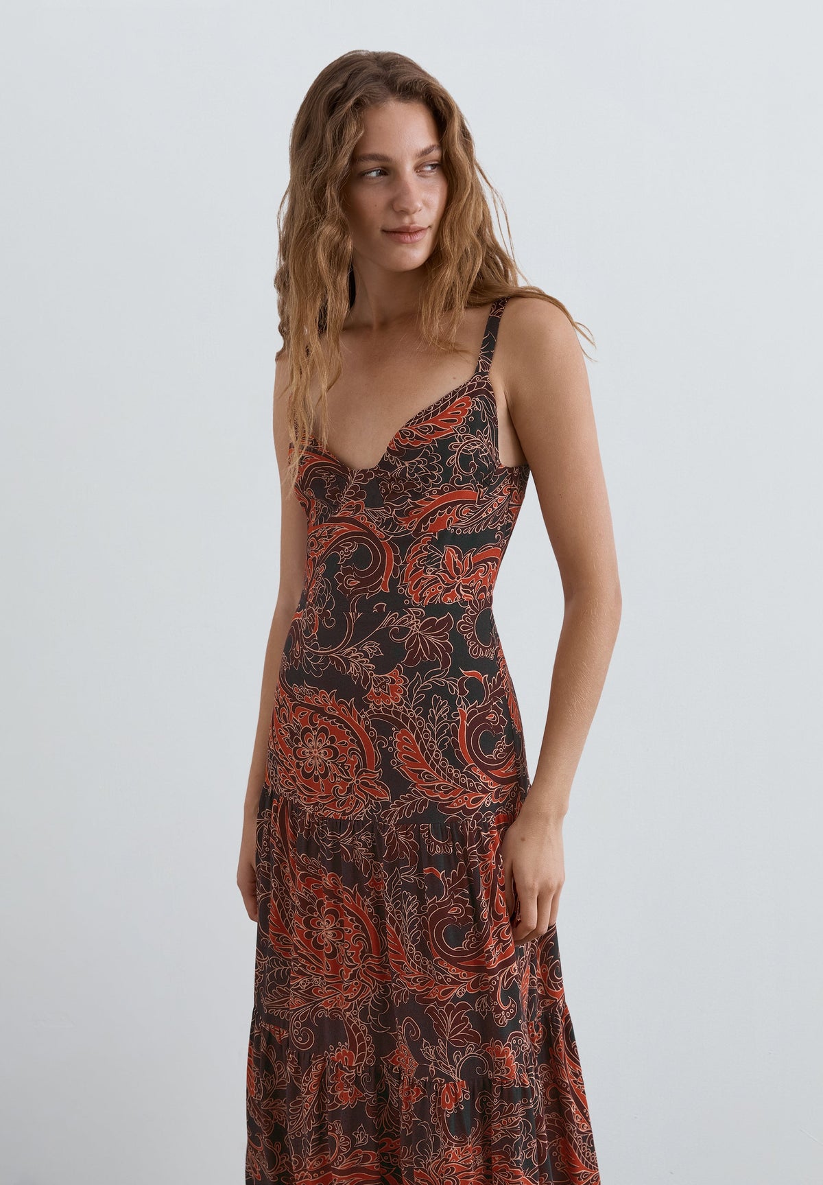 VESTIDO COM PADRÃO E ESTRUTURA
