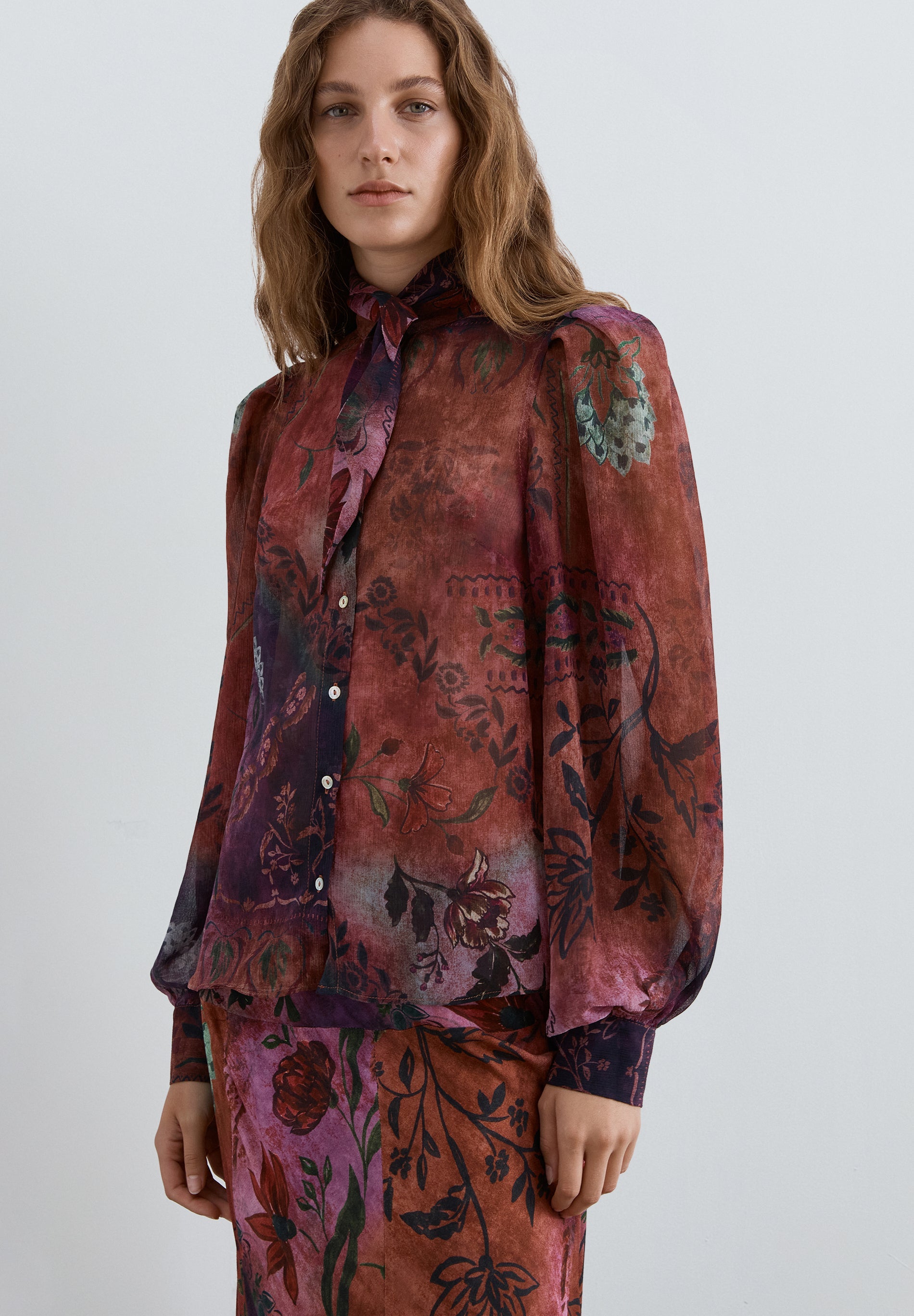 CAMISA FLUIDA COM PADRÃO