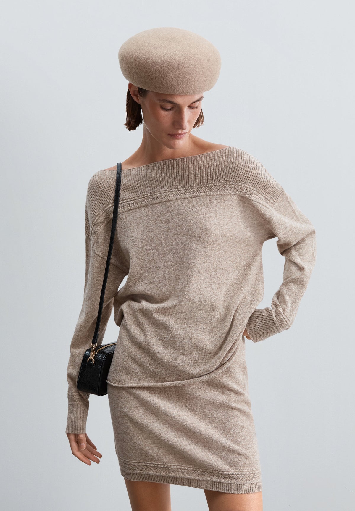 SWEATER DE LÃ COM DECOTE BARCO