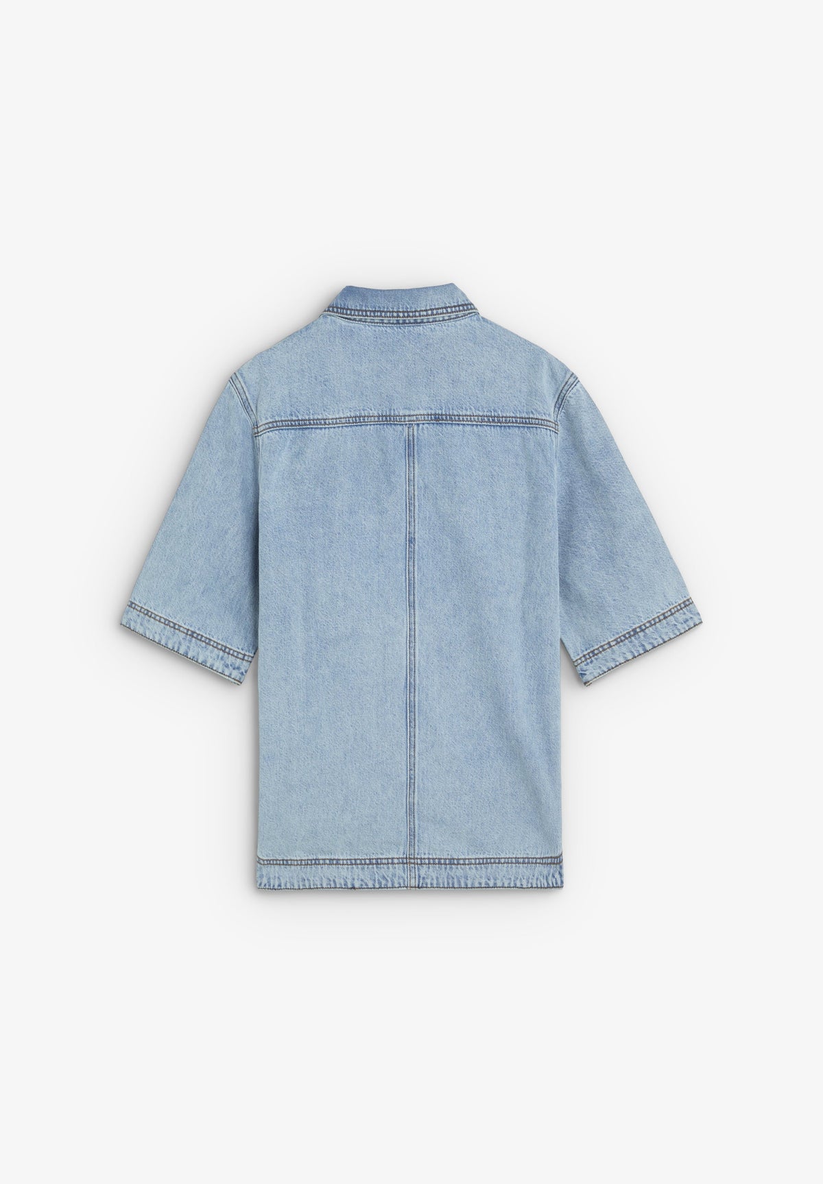 CAMISA DENIM COM BOLSOS