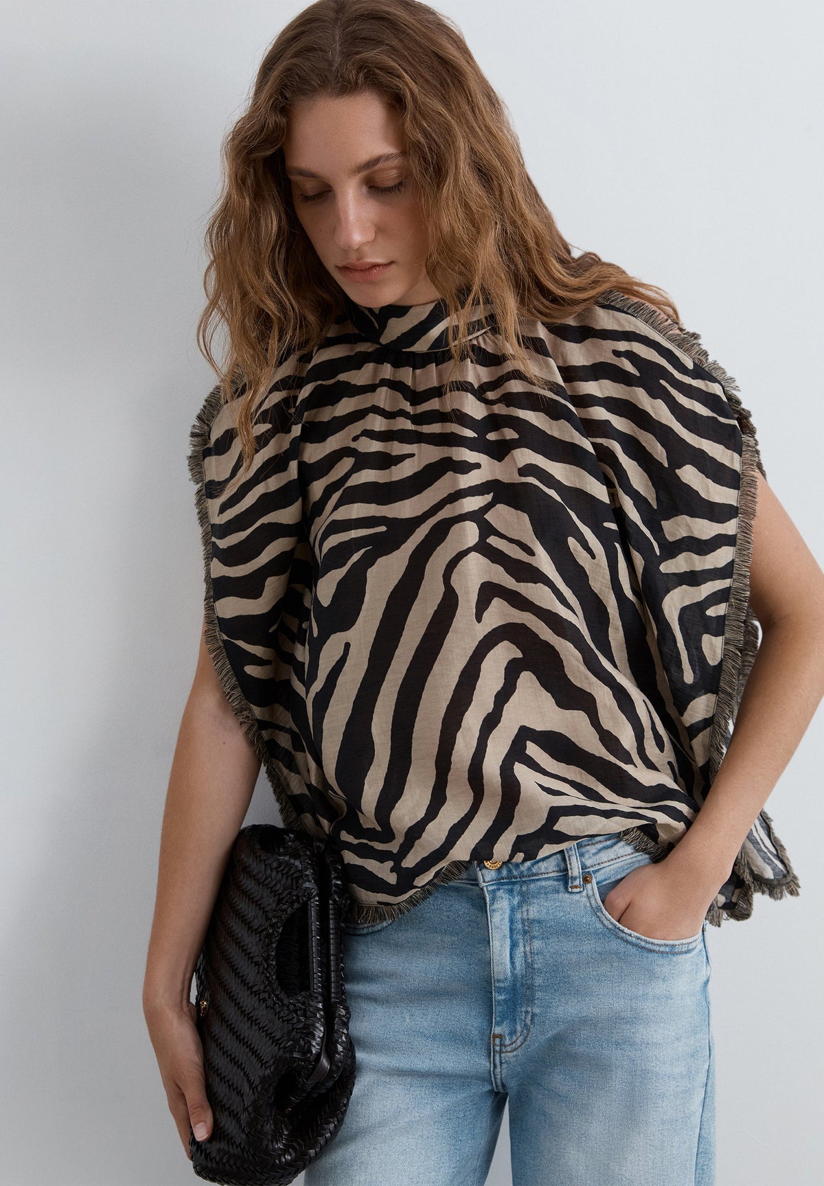 TOP COM FRANJAS E ESTAMPADO ANIMAL