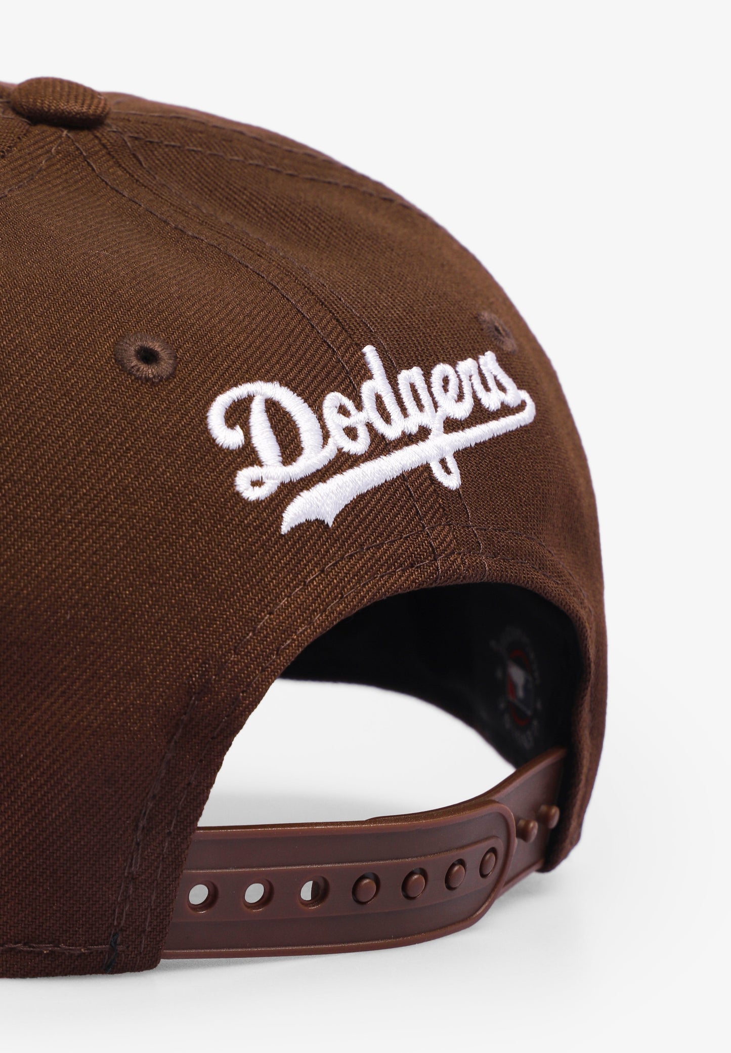 NEW ERA | BONÉ OUTLINE SCRIPT EFRAME LOSDOD CHS