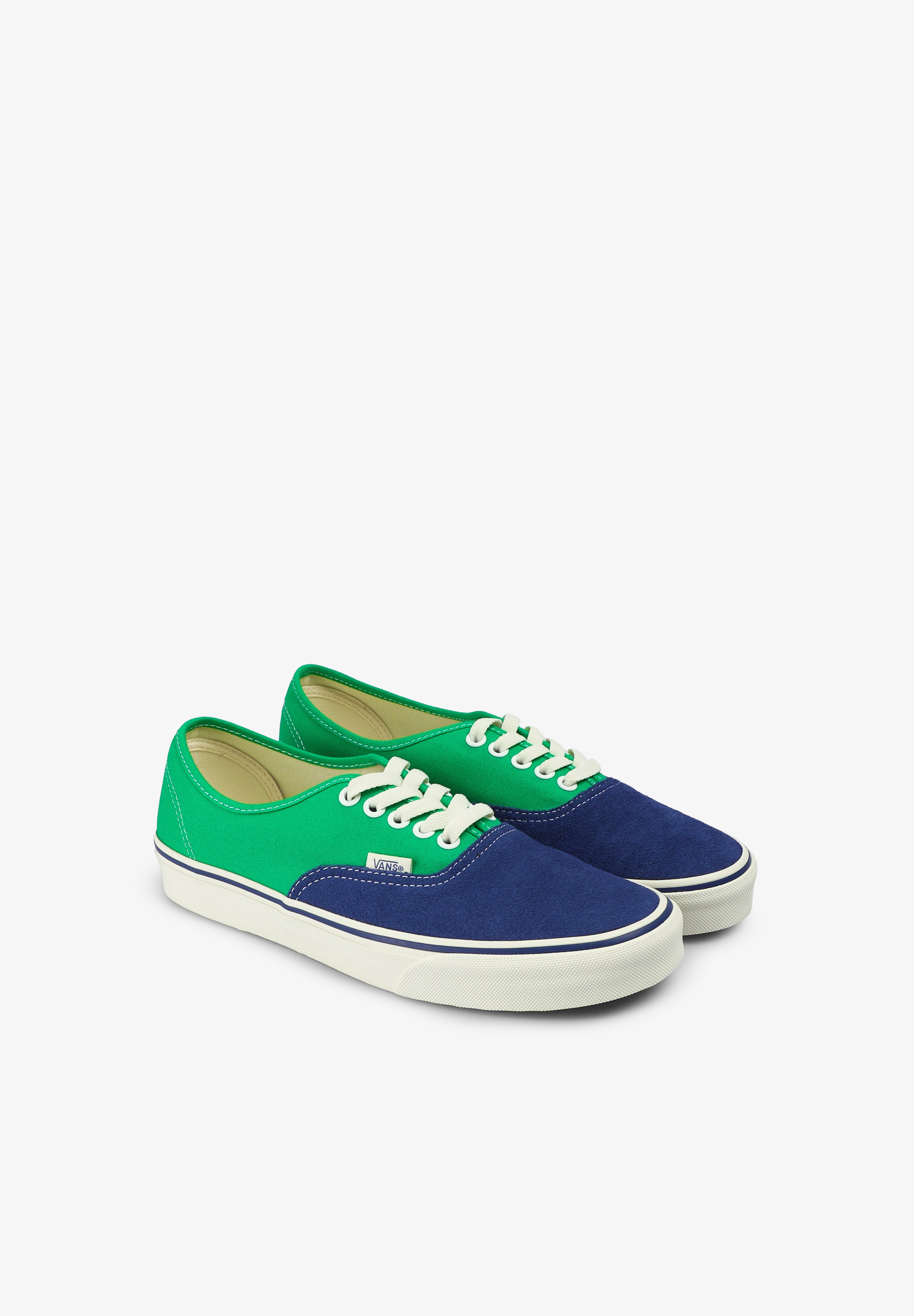 VANS | SAPATILHAS AUTHENTIC