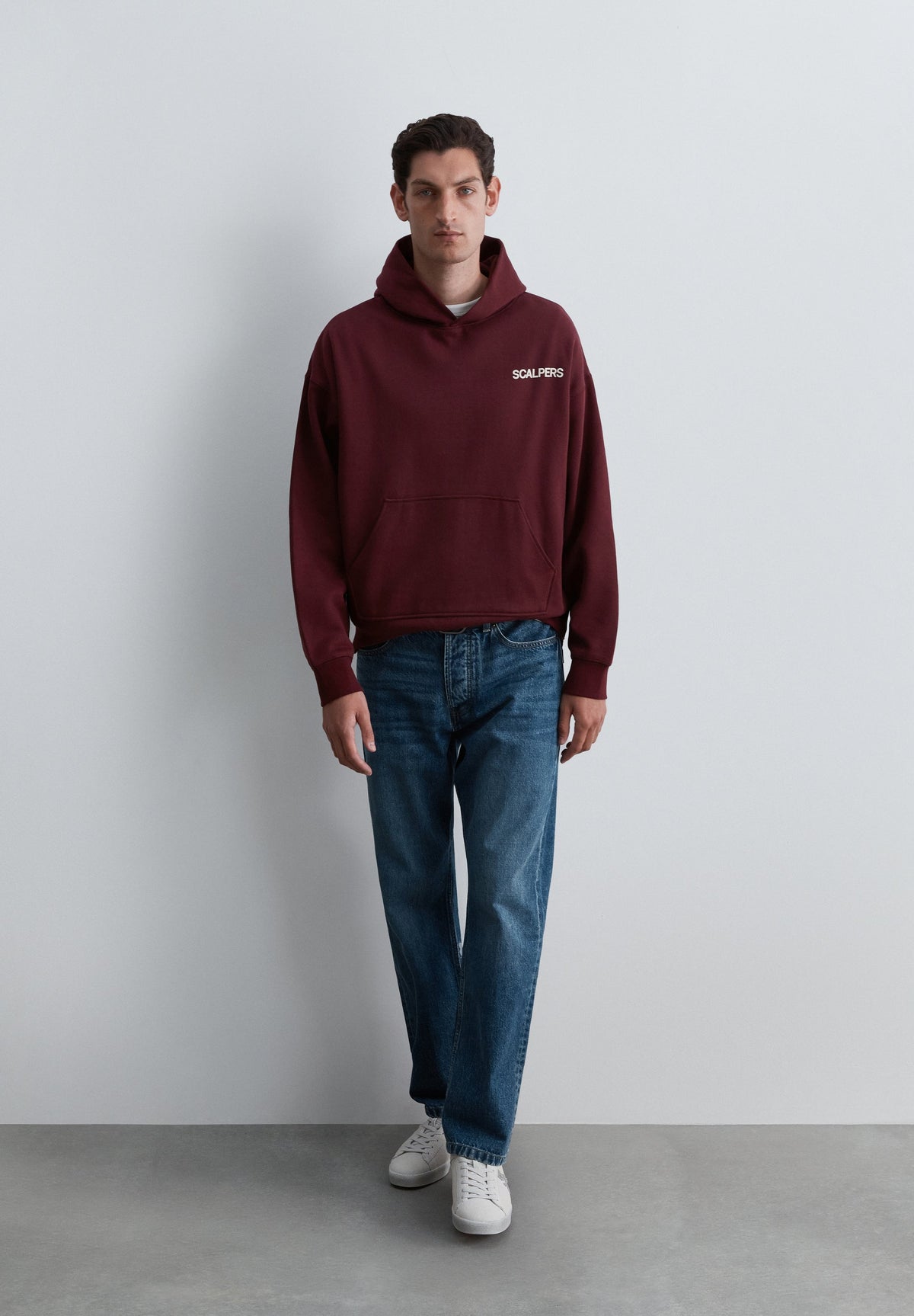 SWEATSHIRT COM CAPUZ E PADRÃO