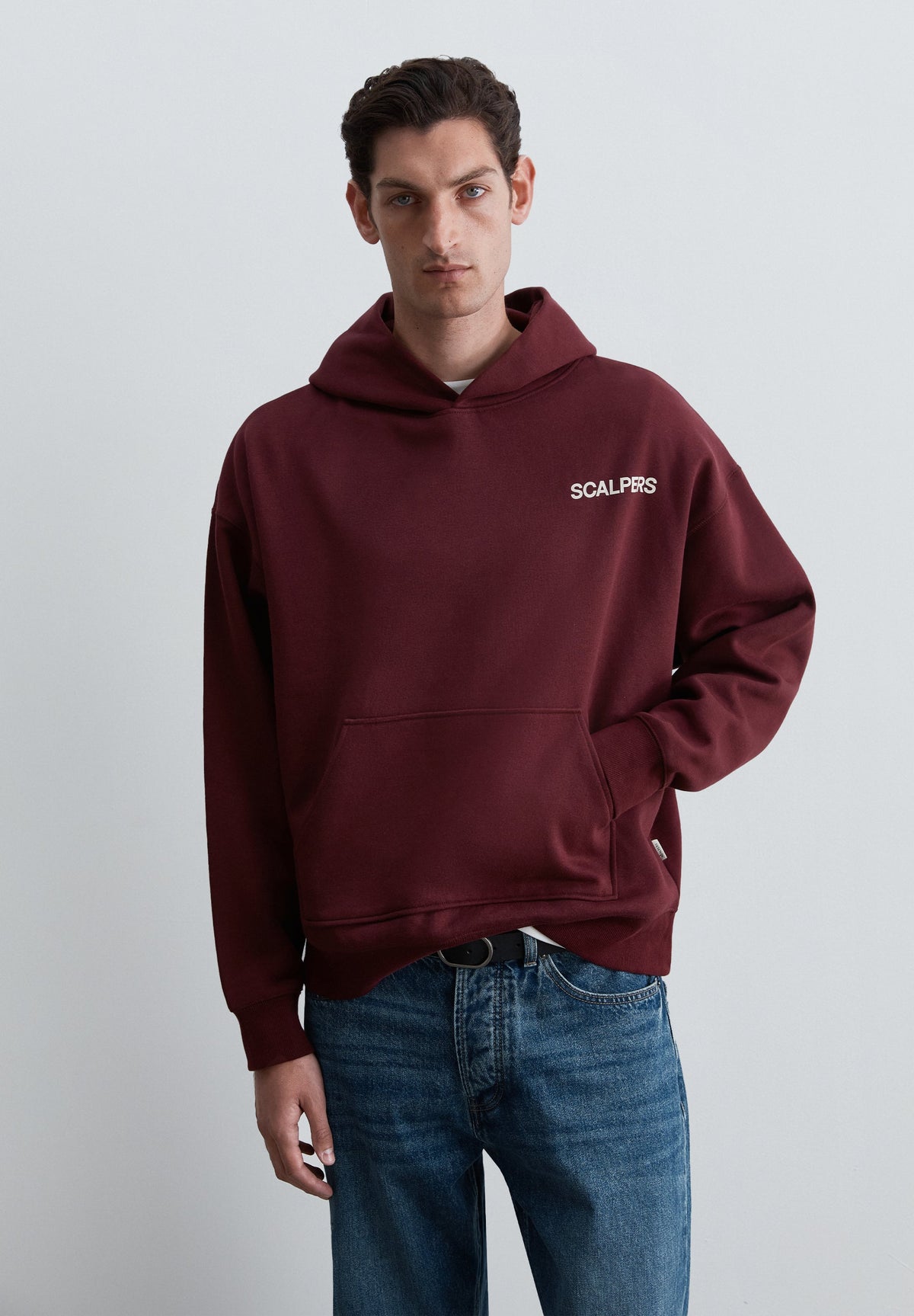 SWEATSHIRT COM CAPUZ E PADRÃO