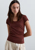 T-SHIRT COM DRAPEADO LATERAL