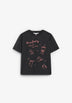 T-SHIRT COM MOTIVOS BORDADOS