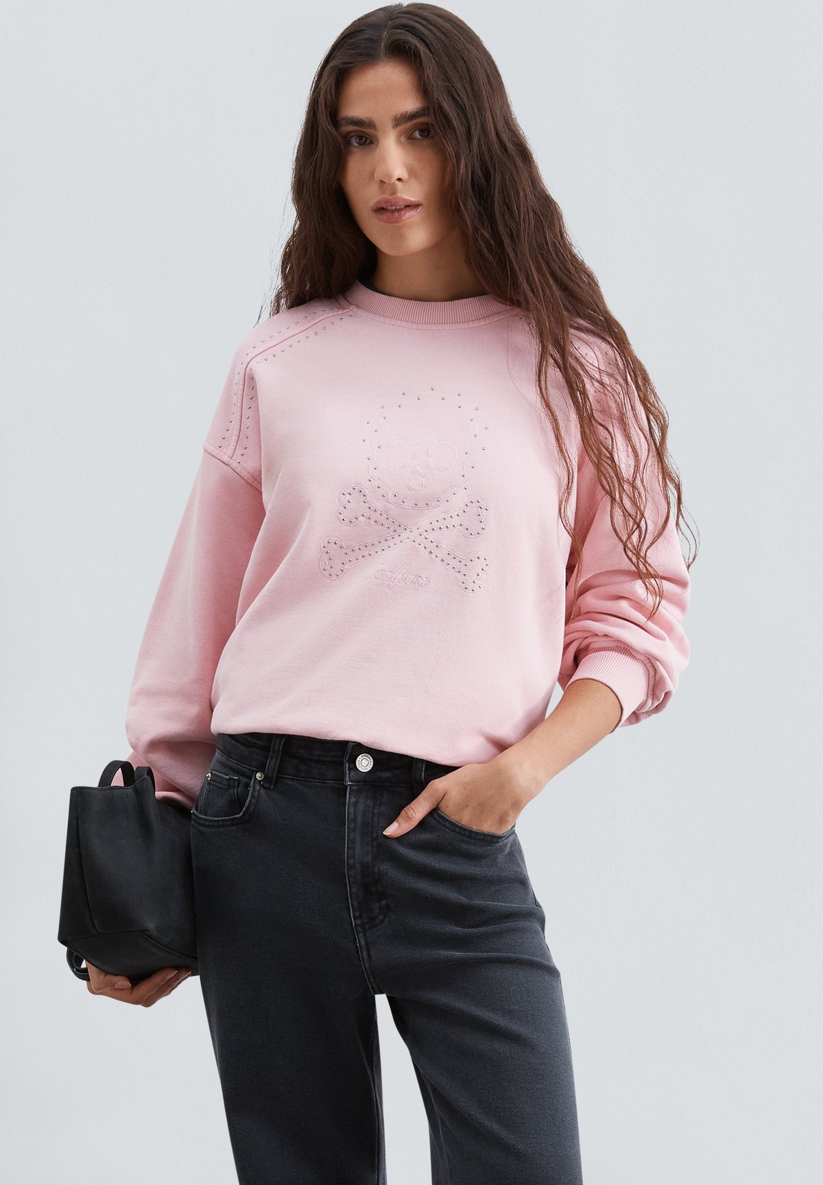SWEATSHIRT COM PORMENOR DE TACHAS