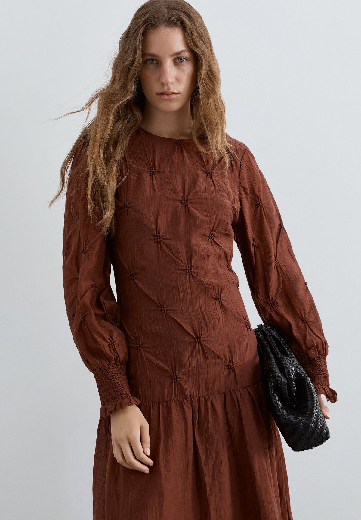 VESTIDO DE MANGA COMPRIDA COM FRANZIDOS