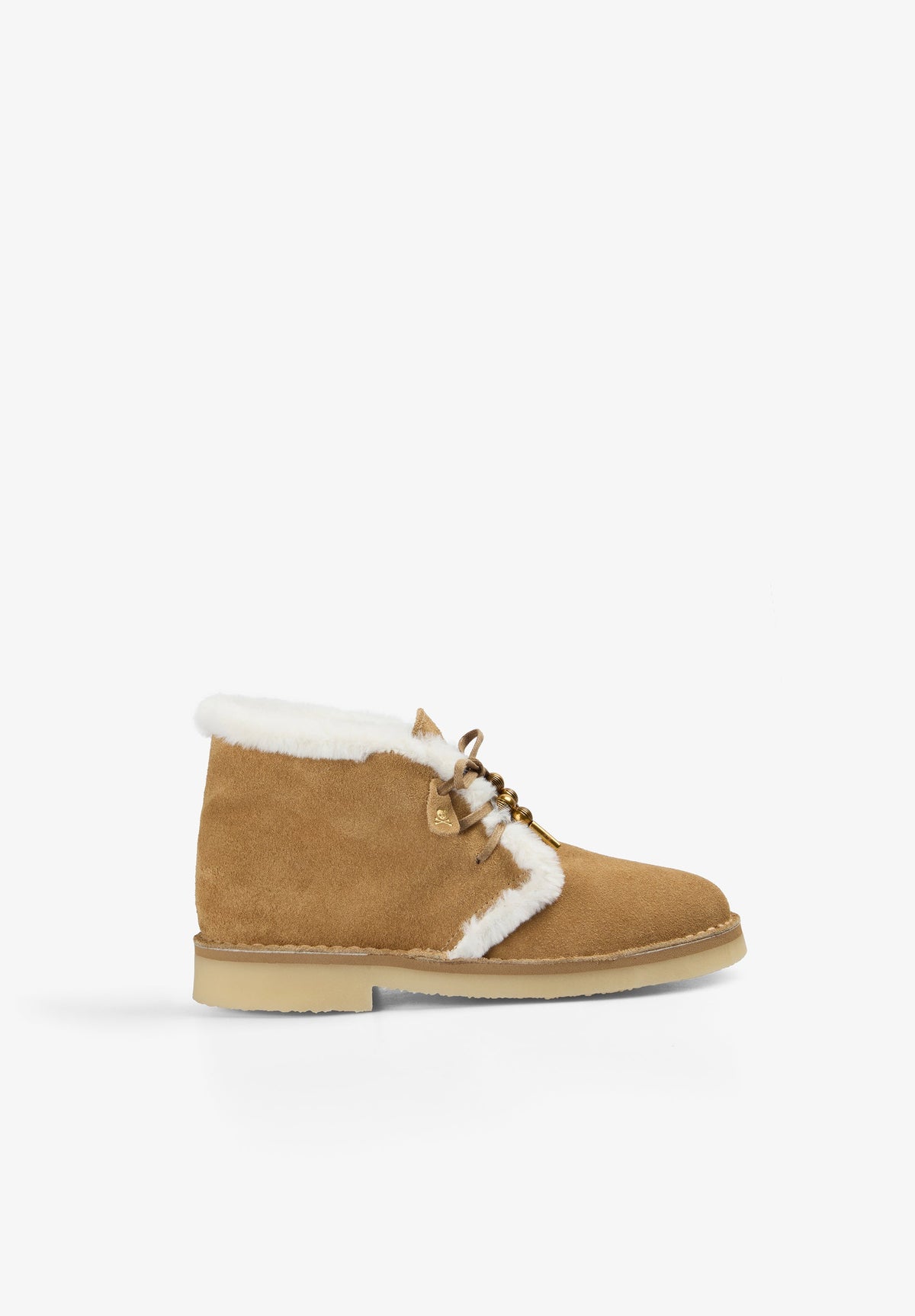 BOTAS DE CAMURÇA COM CORDÕES