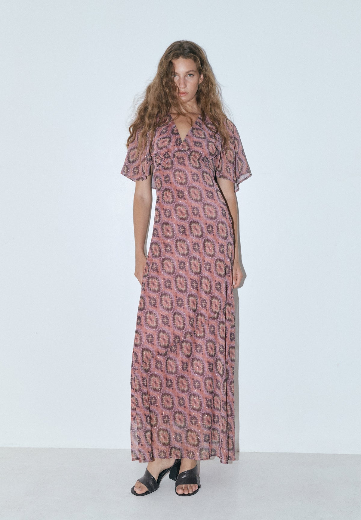 VESTIDO FLUIDO COM PADRÃO