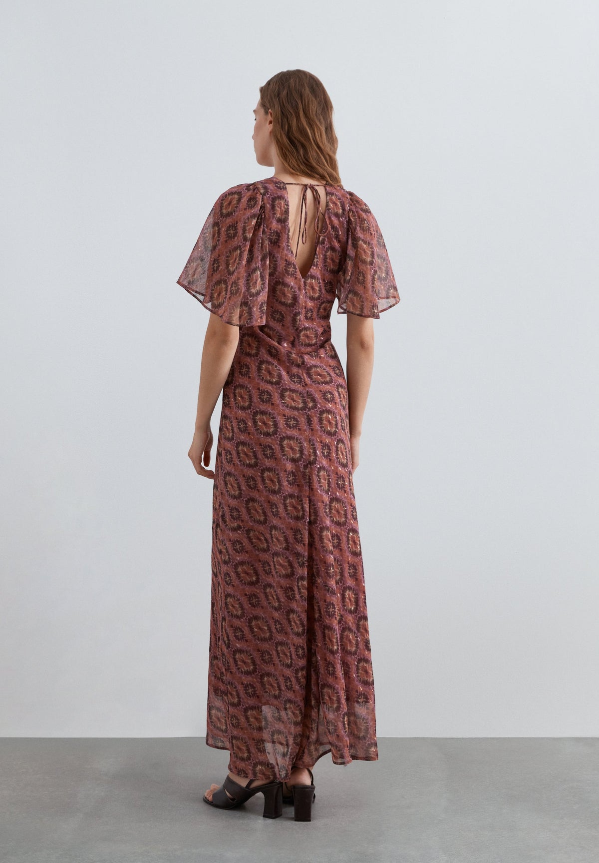 VESTIDO FLUIDO COM PADRÃO