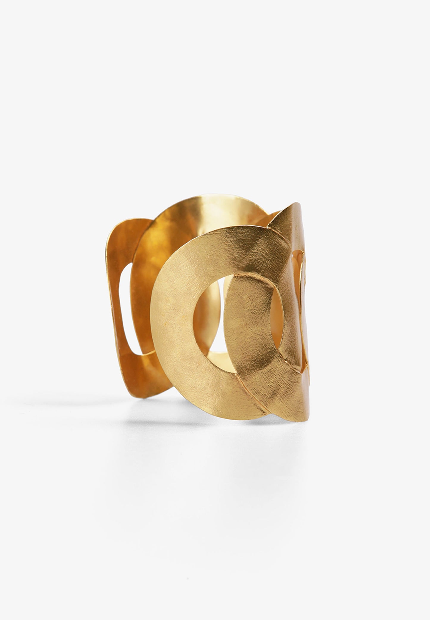 PULSEIRA RÍGIDA DOURADA ENTRELAÇADA