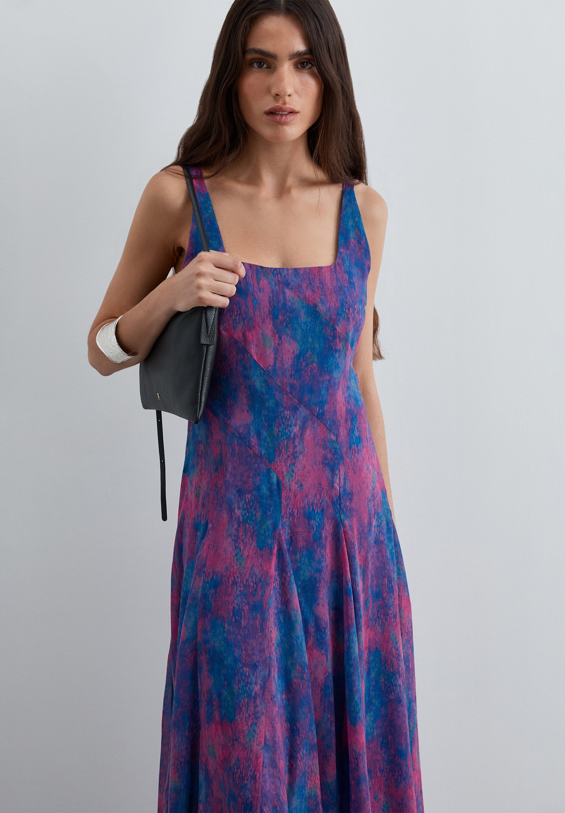 VESTIDO FLUIDO COM PADRÃO