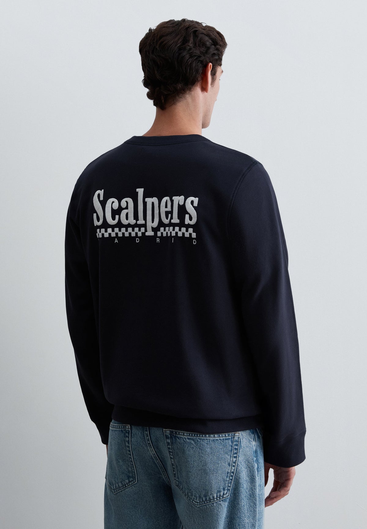 SWEATSHIRT COM LOGÓTIPO ATRÁS BORDADO