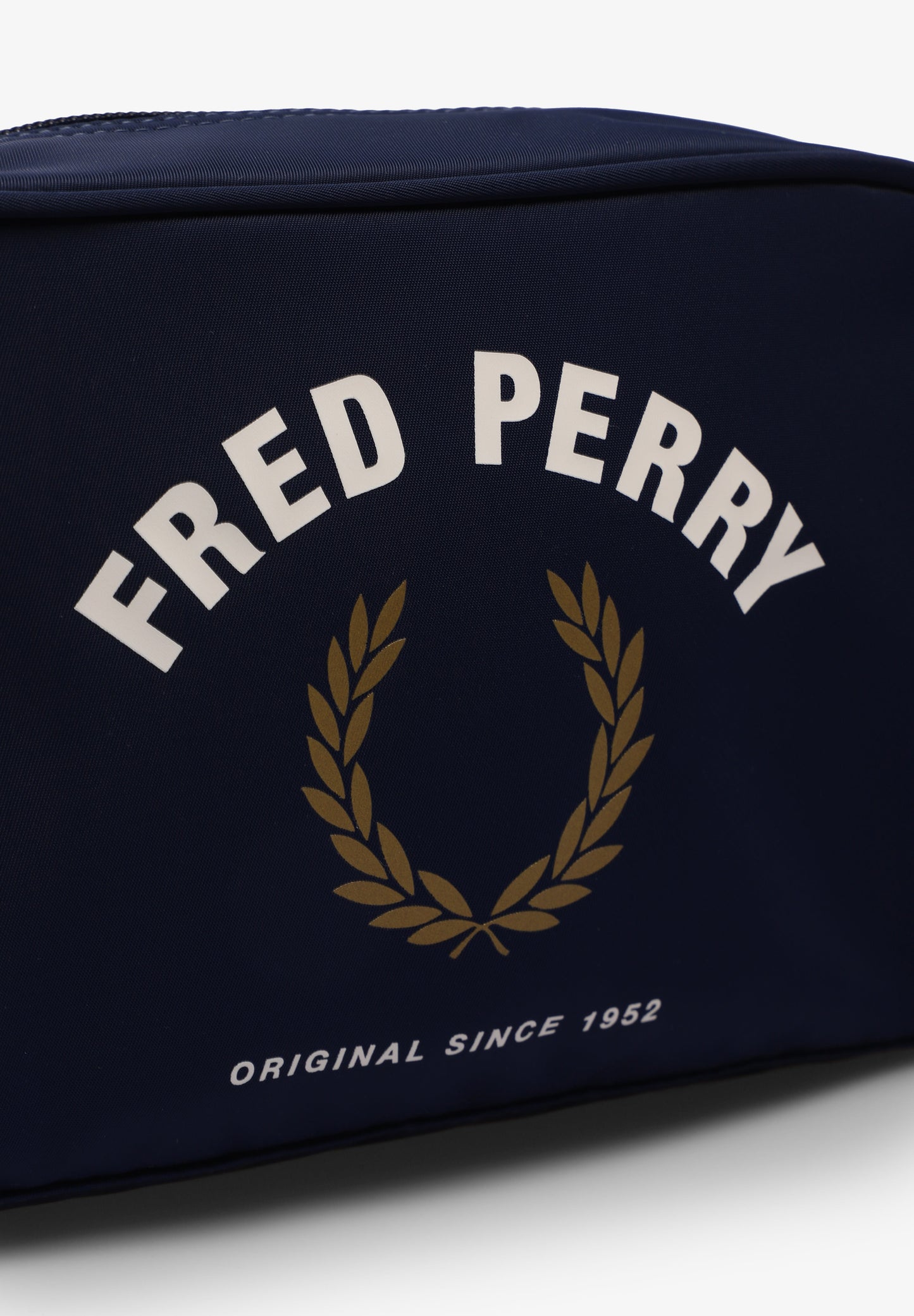 FRED PERRY | NECESSAIRE DESPORTIVA EM NYLON