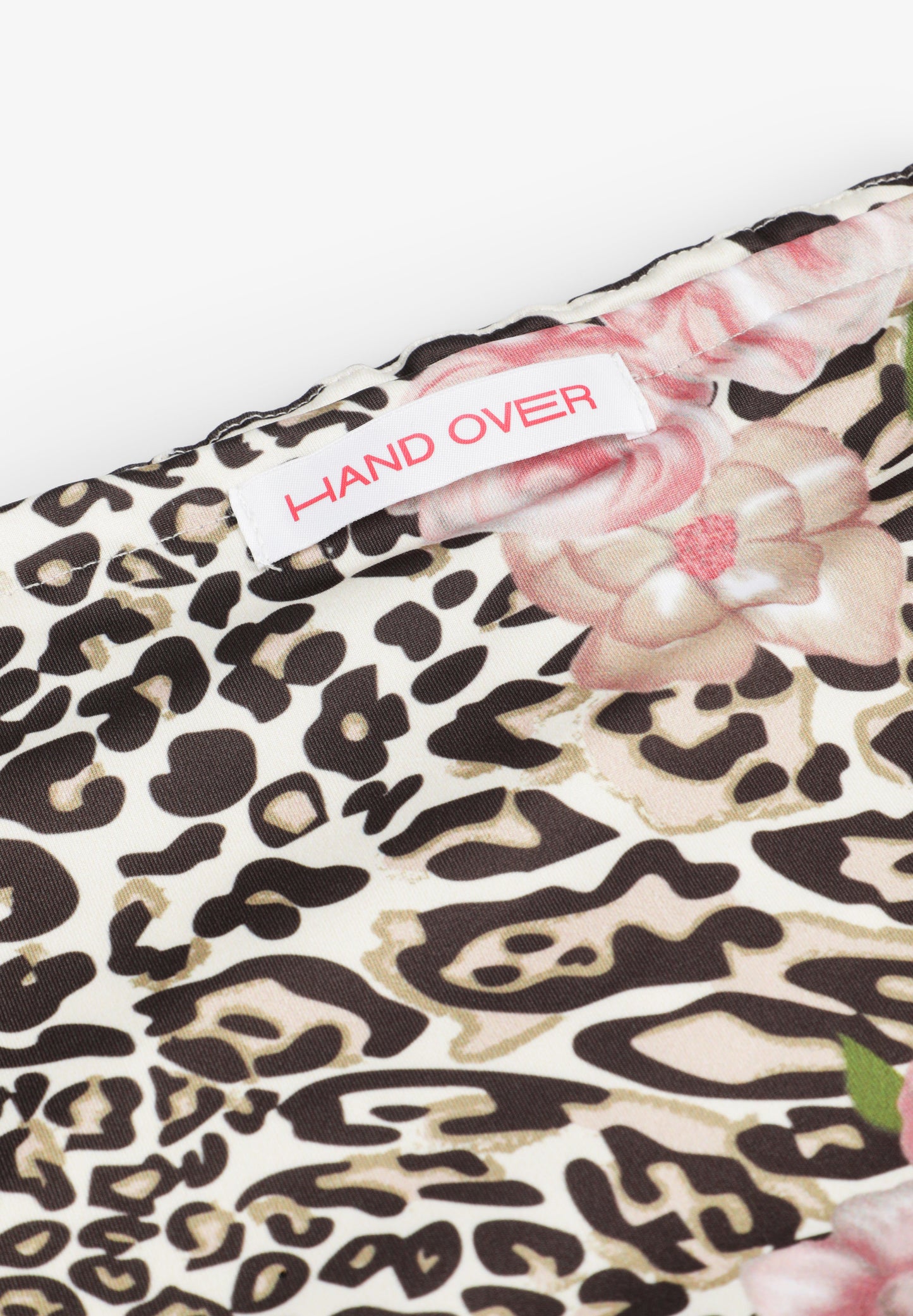 HAND OVER | SAIA SANDRO