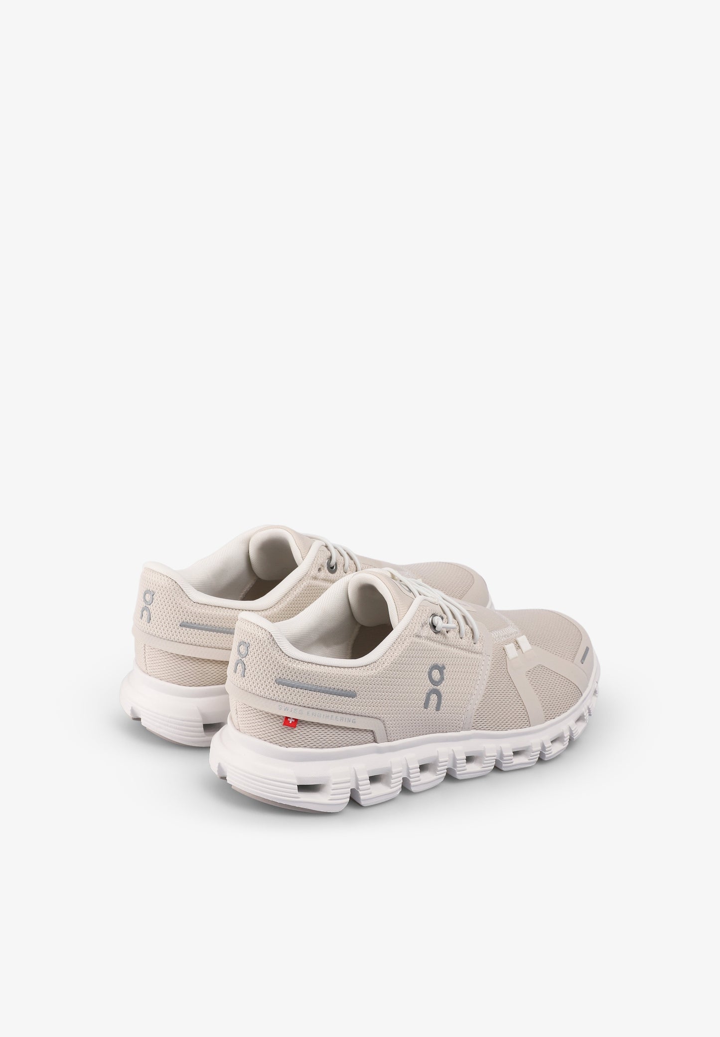 ON  | CLOUD 6