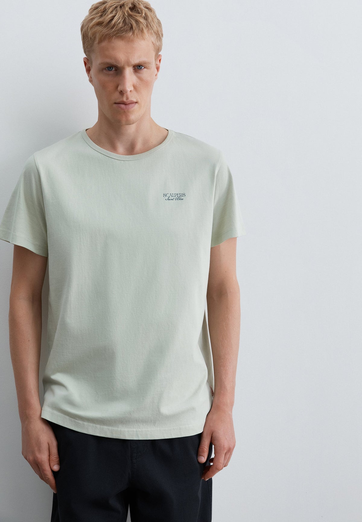T-SHIRT COM PADRÃO SAINT BLEU